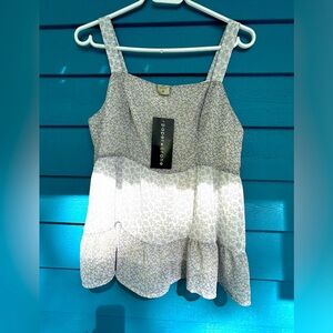 NWT PAPER CRANE Summer Top lined light purple, yellow and white pattern. Size M.